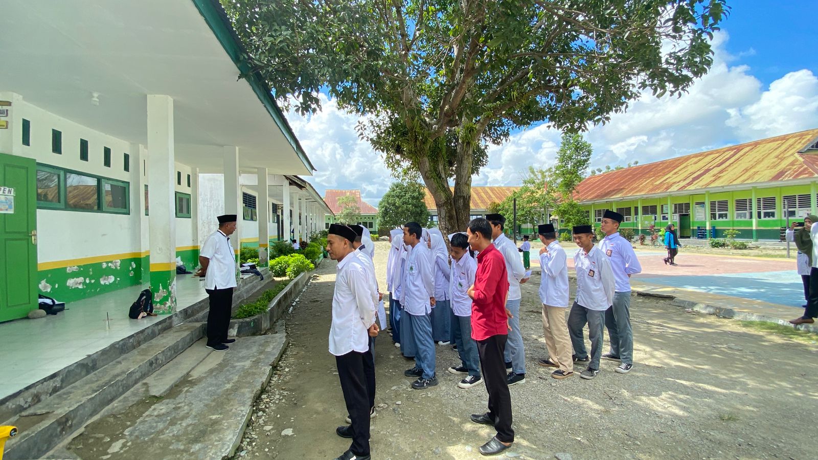 Briefing Peserta dan Pelaksanaan Olimpiade Madrasah Indonesia (OMI) Tahun 2025