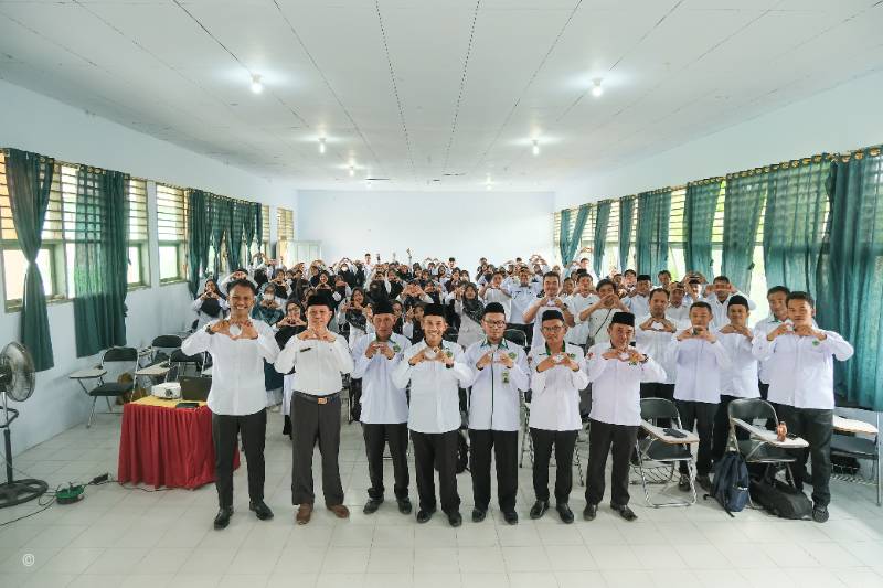 Jumaddil, Guru MAN 2 Parigi dan Fasda Nasional Bahasa Indonesia, Beri Kontribusi dalam Bimtek Transformasi Guru Madrasah