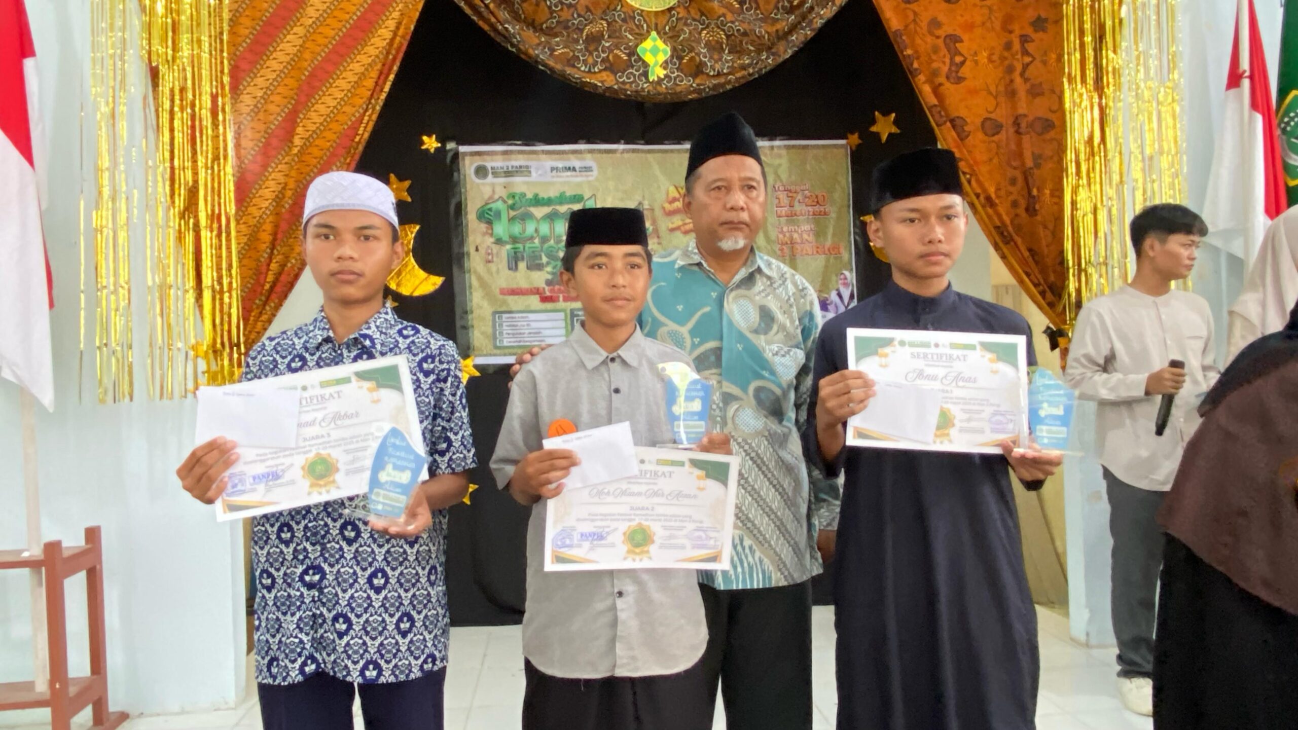 Penyerahan Piagam Juara Lomba Festival di MAN 2 PARIGI: Apresiasi untuk Siswa Berprestasi