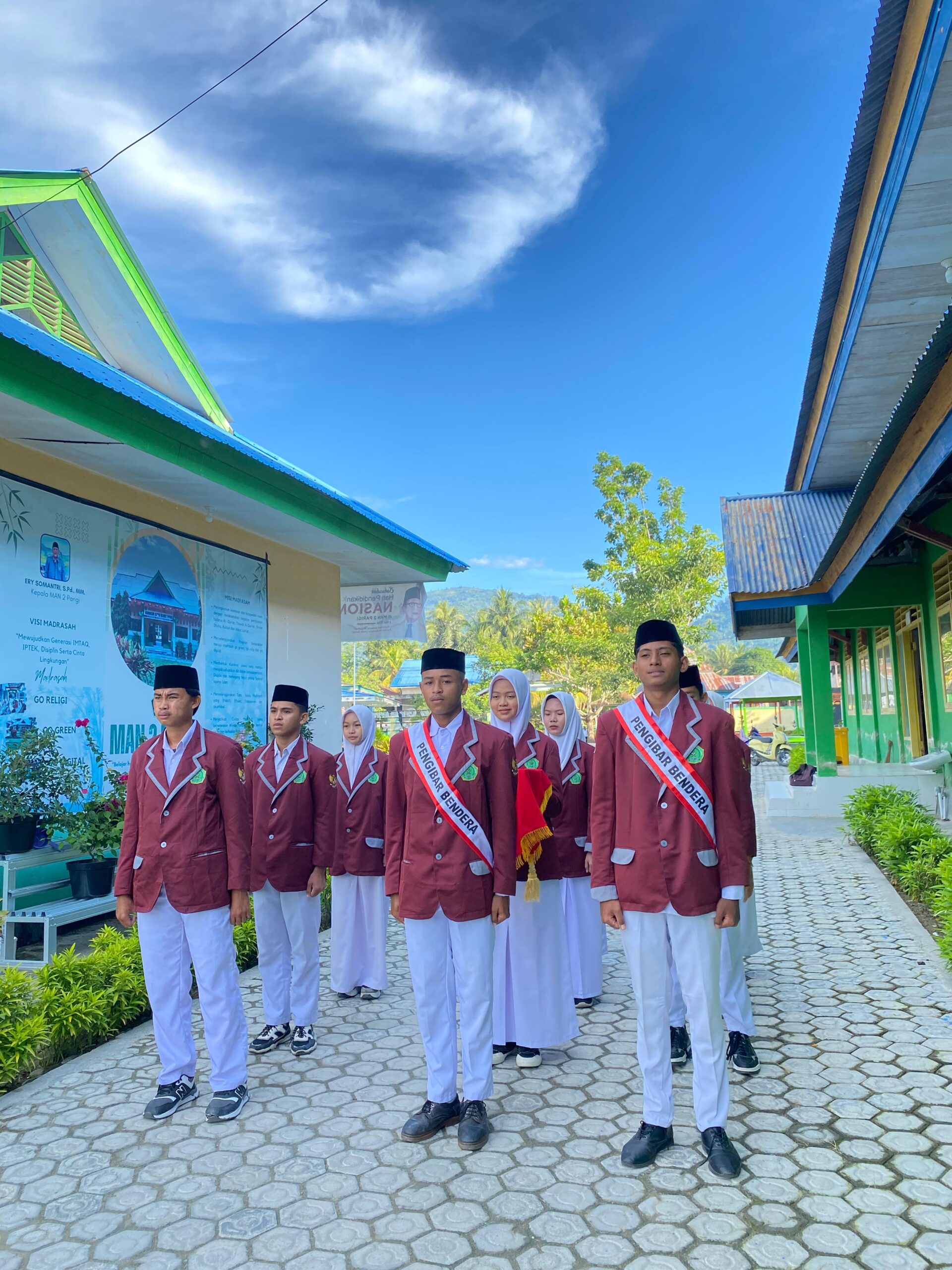 Upacara Bendera Perdana Tandai Semangat Baru Tahun Ajaran 2025/2026 di MAN 2 Parigi