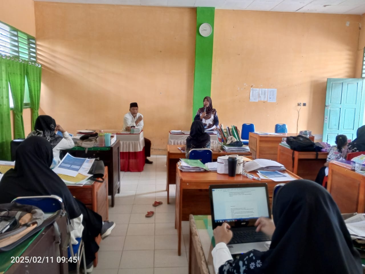 Sosialisasi Asuransi, Aplikasi Kartu Kredit, dan Angsuran Briguna Annuitas oleh Bank BRI Kantor Cabang (KC) Parigi di MAN 2 Parigi