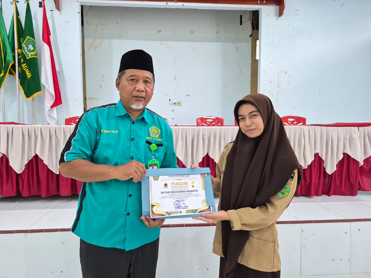 MAN 2 Parigi Gelar Penyerahan Laporan Hasil Belajar Siswa Semester Ganjil