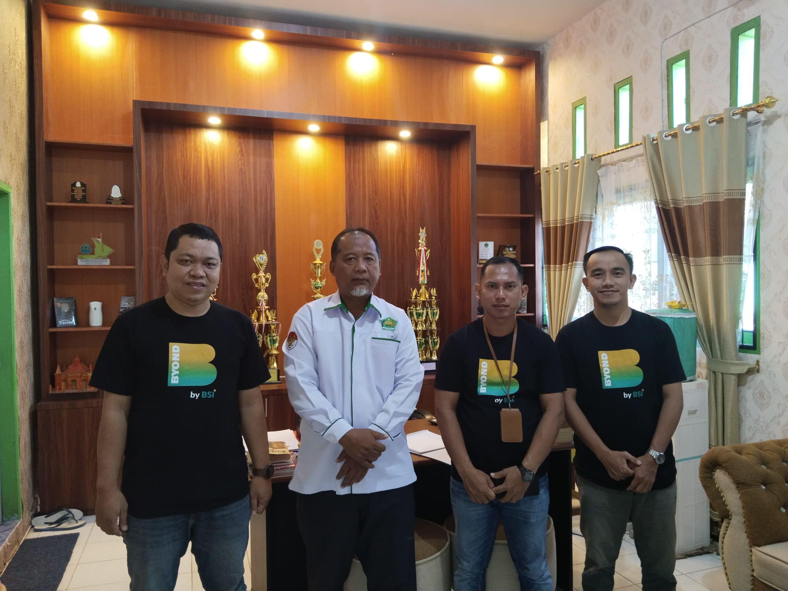 BSI Sosialisasikan Layanan Syariah di MAN 2 PARIGI, Solusi Finansial untuk Tenaga Pendidik